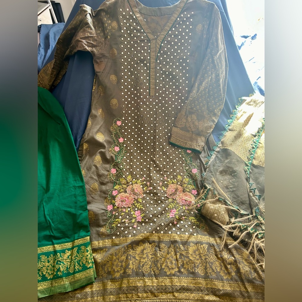 Green beautiful dress 3pc EID